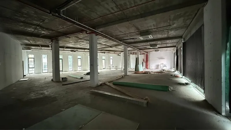 АРЕНДА 470м2 нежилое вдоль дороги. 3 АРЕНДА 470м2 нежилое вдоль дороги. 3