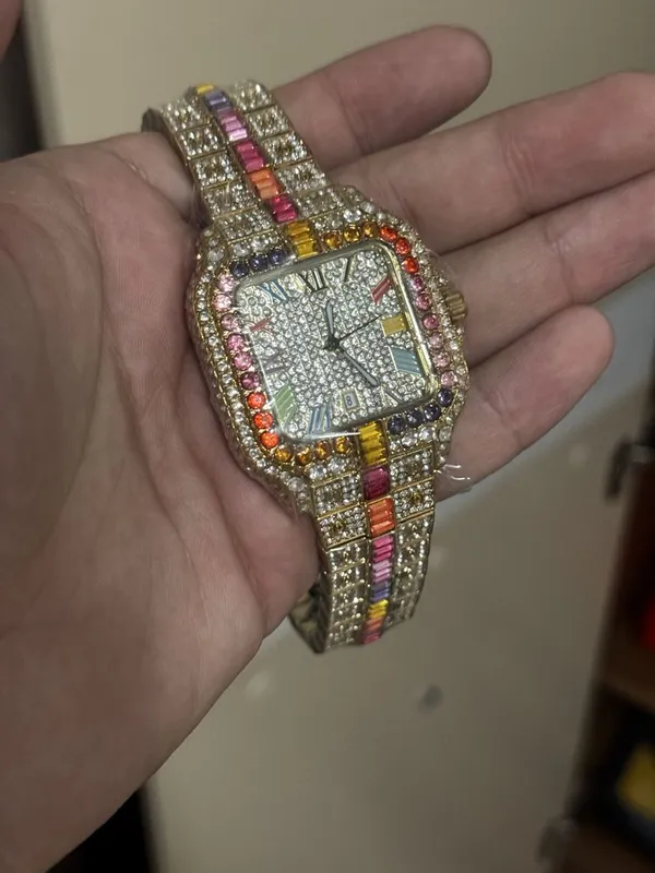 Часы Cartier с камянми 1 Часы Cartier с камянми 1