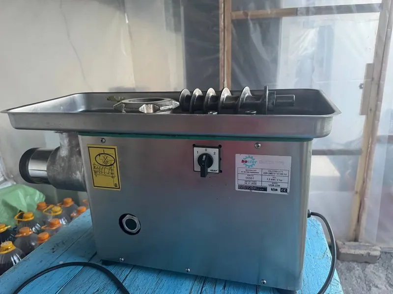 BOSFOR 220ga ishlaydigan turetskiy myasorubka. Турецкий мясорубка 1 BOSFOR 220ga ishlaydigan turetskiy myasorubka. Турецкий мясорубка 1