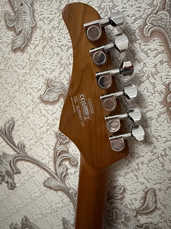 G'ilof bilan deyarli yangi Cort G250SE gitara 7