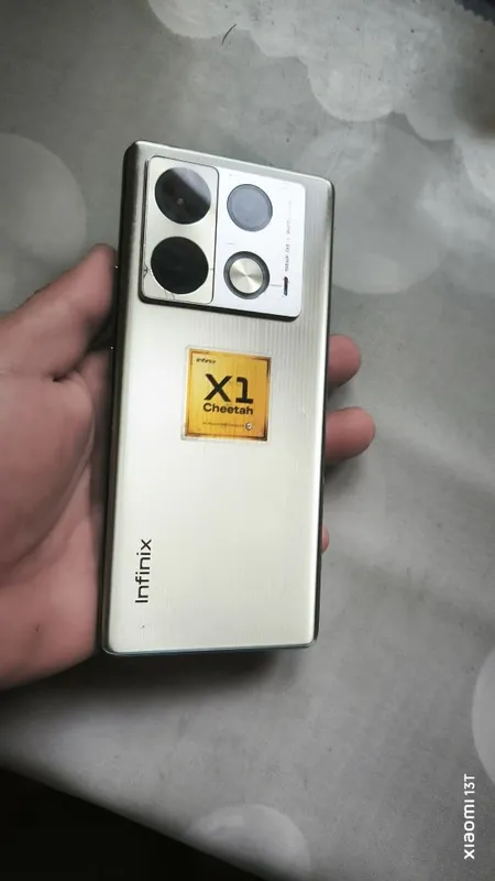 Продам Infinix note 40 pro 12/256 на запчасти .невключается — фото 1