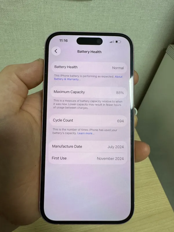 iPhone 15 pushti rang xotira 128 sim+esim 7