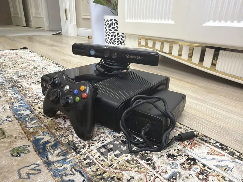 Xbox 360 с Kinect и множеством игр 4 Xbox 360 с Kinect и множеством игр 4