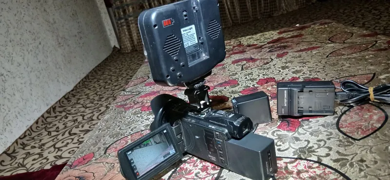 SONY HDR-PJ810 — Proektorli Videokamera Sotiladi — фото 1
