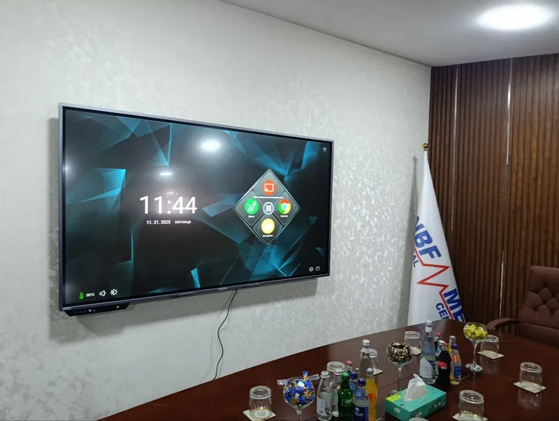 Продажа Установка Ремонт Интерактивные доски и ТВ Tv Info kiosk 3
