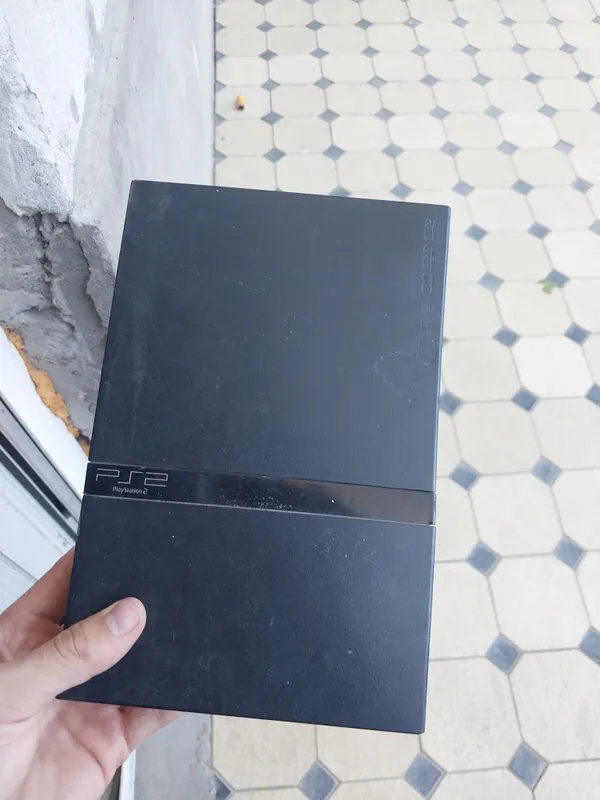Продаётся PS2 с джойстиком, флешки нет, дефектов нет 1 Продаётся PS2 с джойстиком, флешки нет, дефектов нет 1