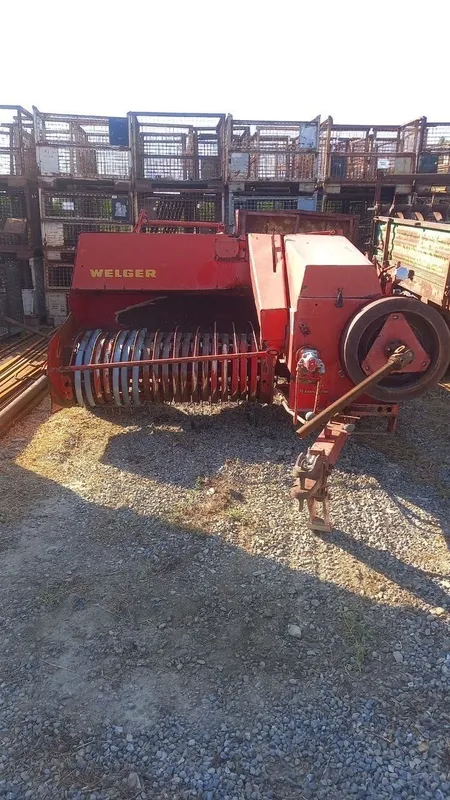 Welger AP-61 , Claas Arion, John Deere, Belarus tortadi 1