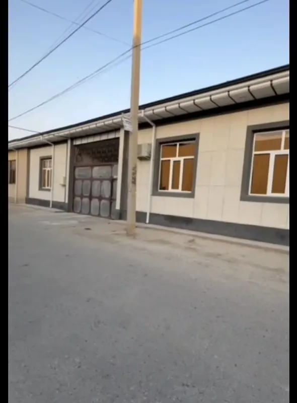 Hovli sotiladi srochno