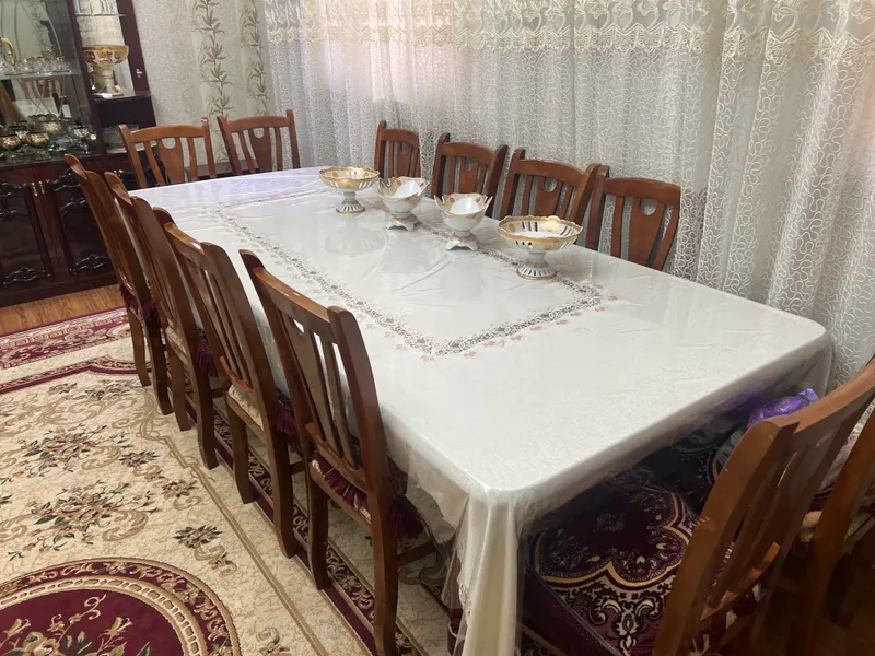 Стол и стул для гостиной 1