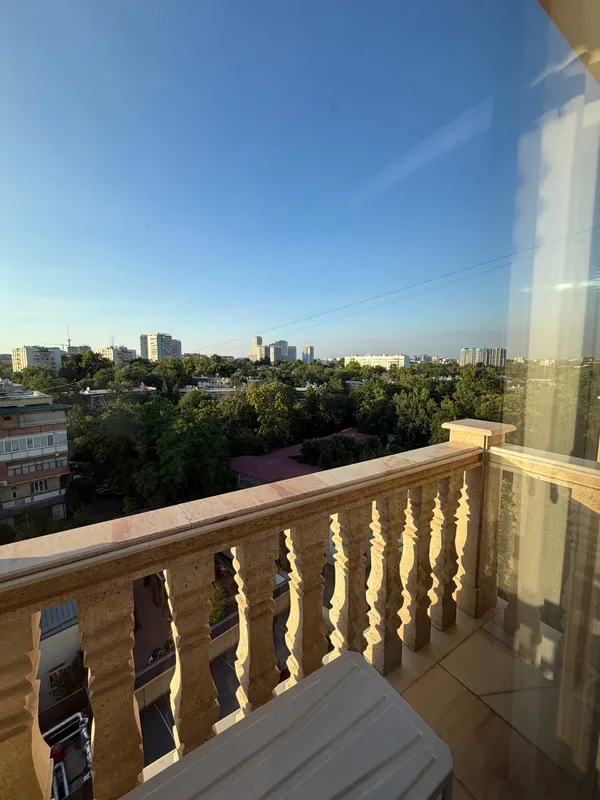 Продаётся стильная 2-комнатная квартира с панорамным видом — фото 9