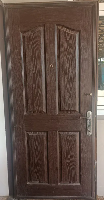 Eshik sotiladi, Дверь продаётся — фото 1