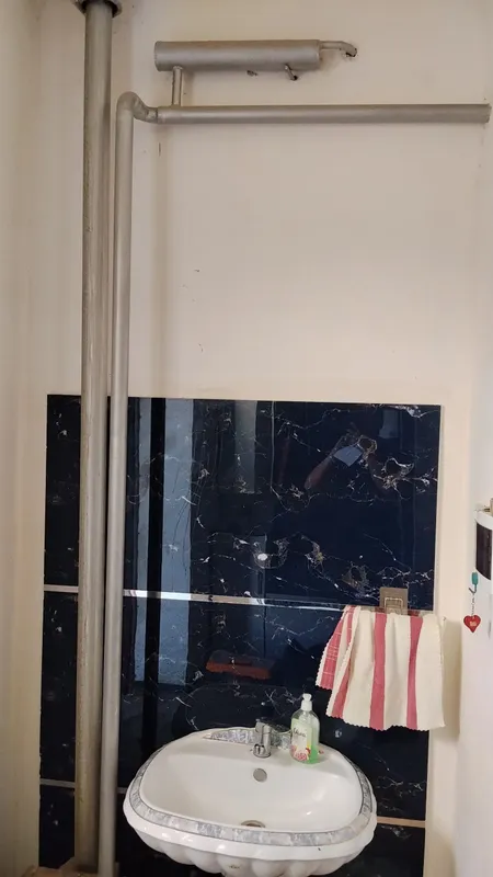 Rakovina yap yangi va orqa kafellari bilan komplek 1