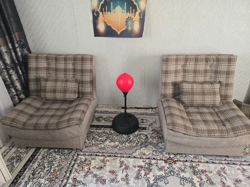 Продаются диван и кресло 2