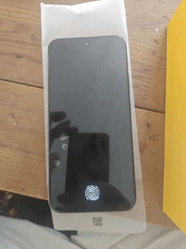 Продам realme 15 T