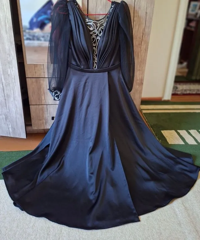 Женское платье, одевалось 1 раз, оригинальная цена 200$ 1