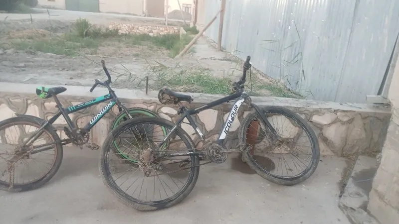 Velosiped sotiladi Velosiped sotiladi