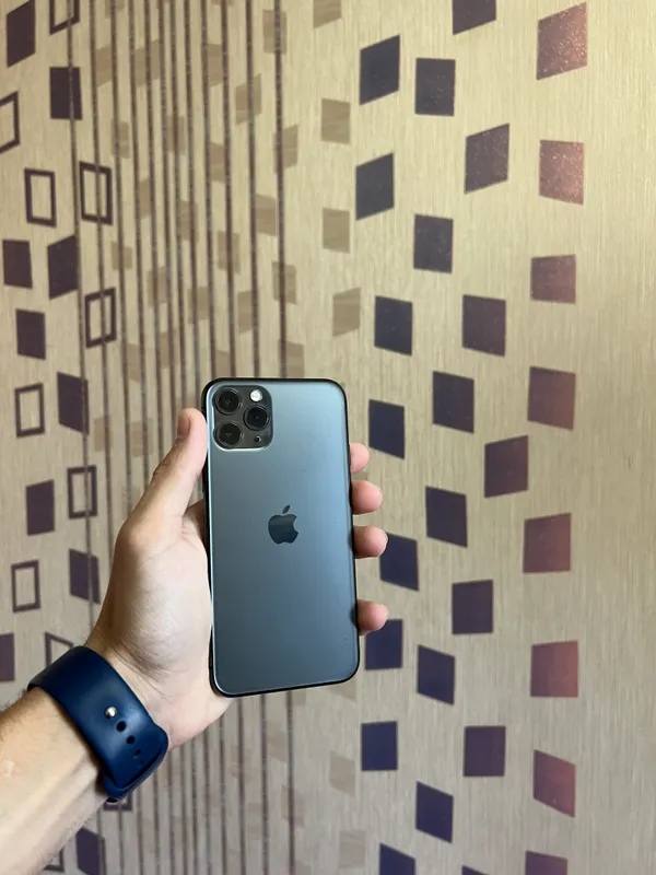 Идеальный iPhone 11 Pro, вакуумный 1 Идеальный iPhone 11 Pro, вакуумный 1