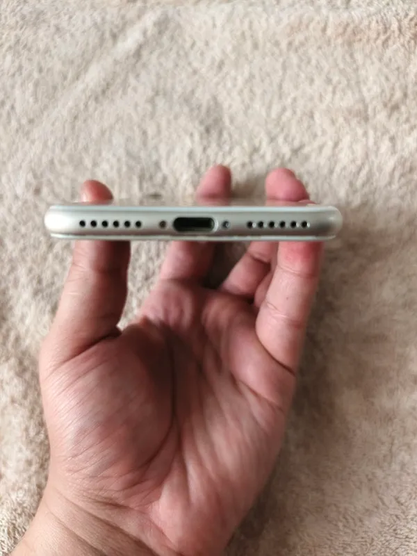 iPhone 7 4