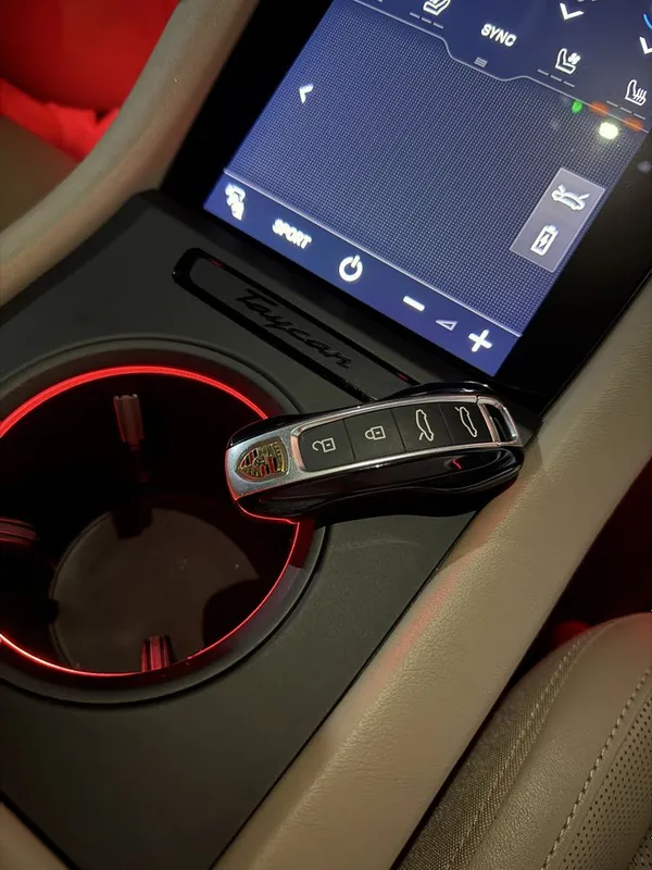 Porsche Taycan. 7 Porsche Taycan. 7