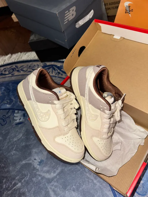 NIKE LIMITED EDITION 4 NIKE LIMITED EDITION 4