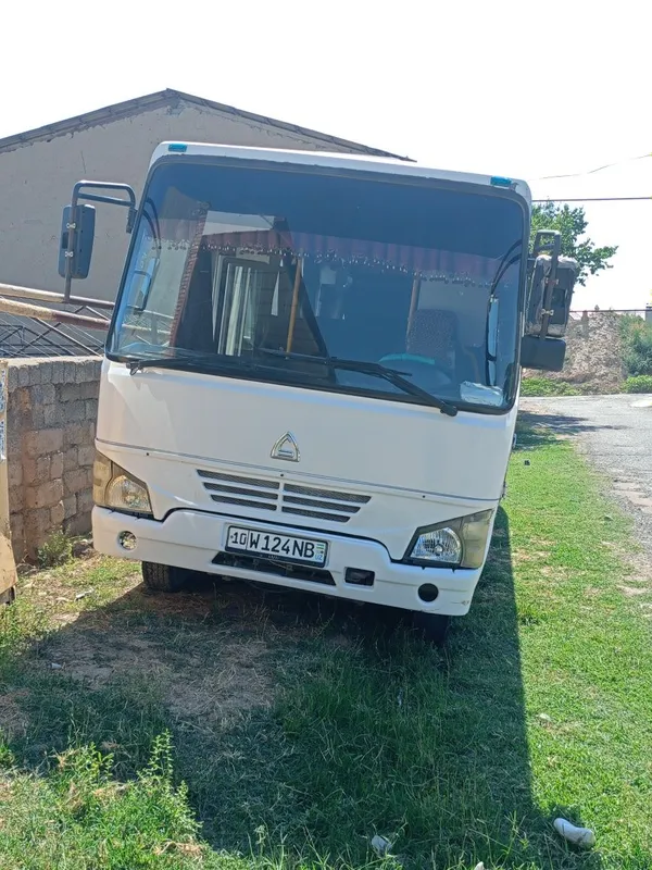 Isuzu NP35 aftobus 1
