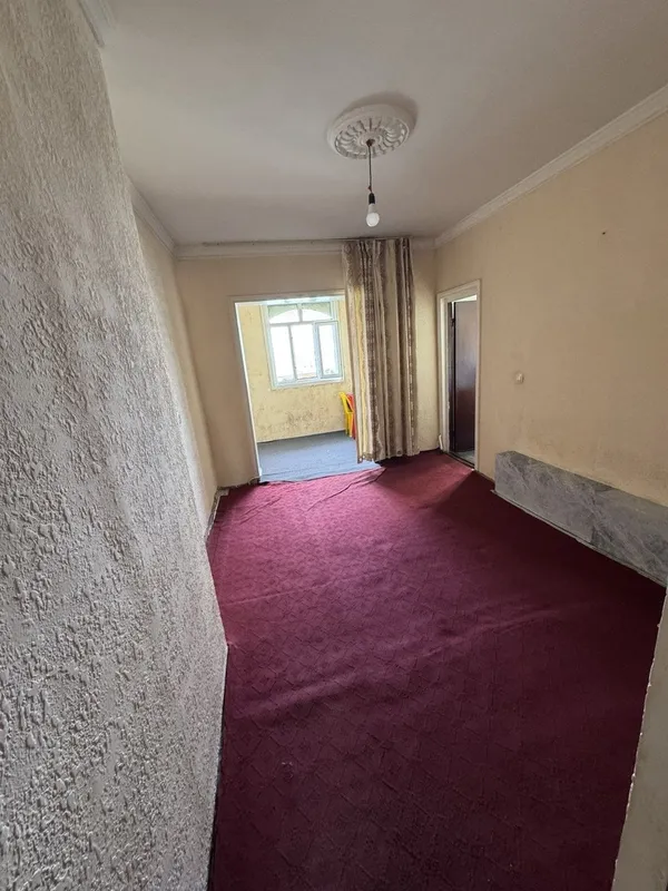Sergeli 5 2 metro bekat oldida 3xona 4