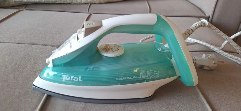 Утюг Tefal паровой