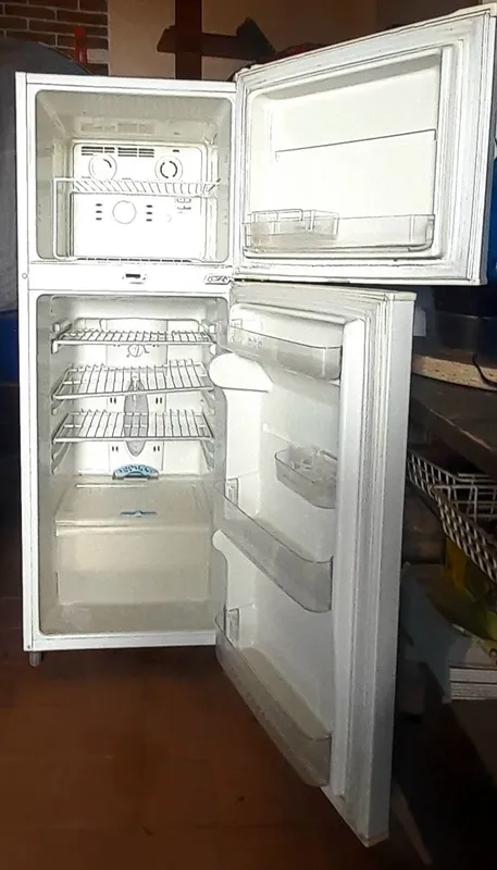 Продаю холодильник LG