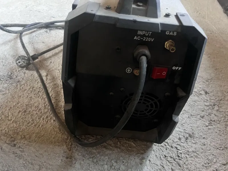 Srochna Svarka aparat D-max 450. 4tasi1da 2 Srochna Svarka aparat D-max 450. 4tasi1da 2