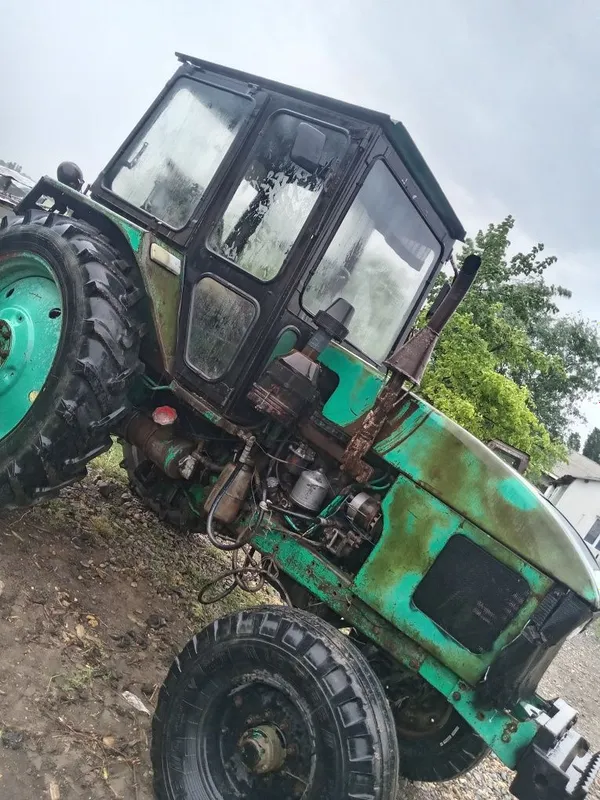Traktor sotiladi