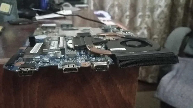 Lenovo B570e noutbukidan plata. 2