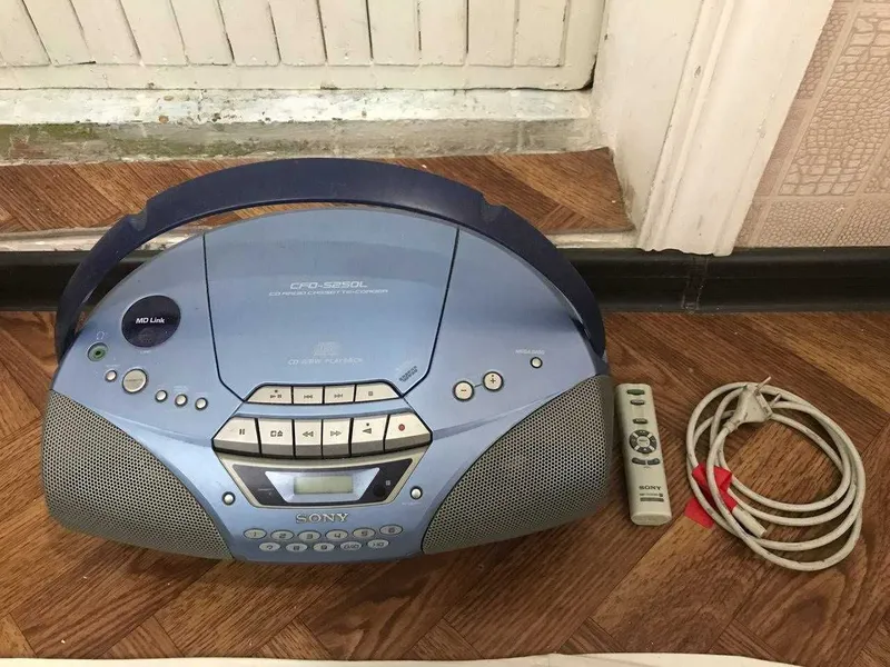 Продам магнитофон SONY