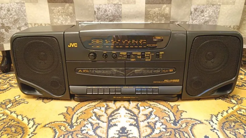 Большая магнитола JVC — фото 1