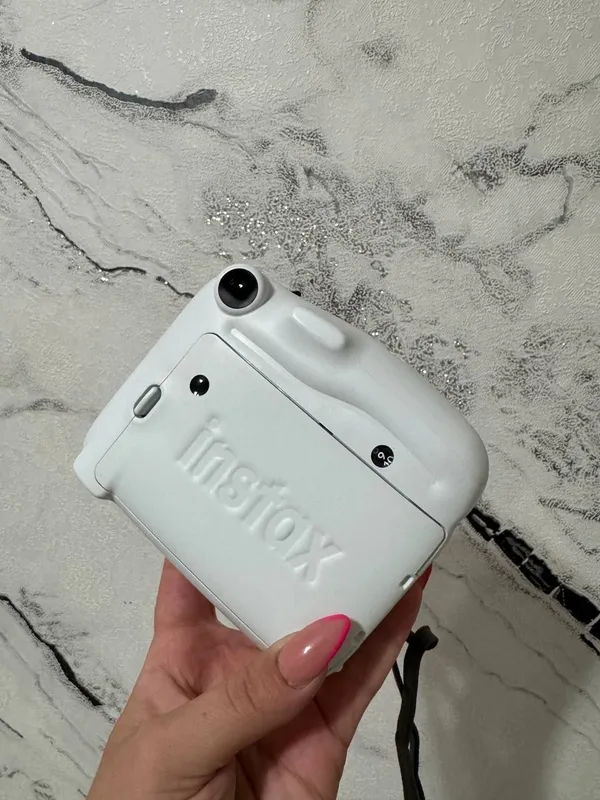Фотоаппарат instax 4