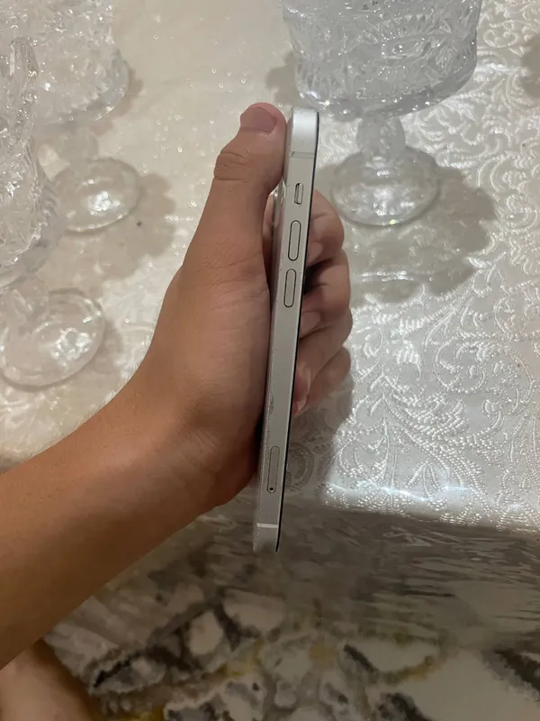 iphone 12 faqat orqa shisha singan — фото 4