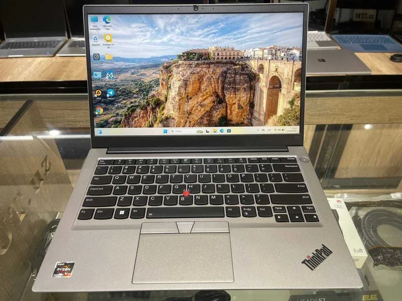 Lenovo ThinkPad E14 AMD Ryzen 7-5825U озу8гб 512ssd 2 Lenovo ThinkPad E14 AMD Ryzen 7-5825U озу8гб 512ssd 2