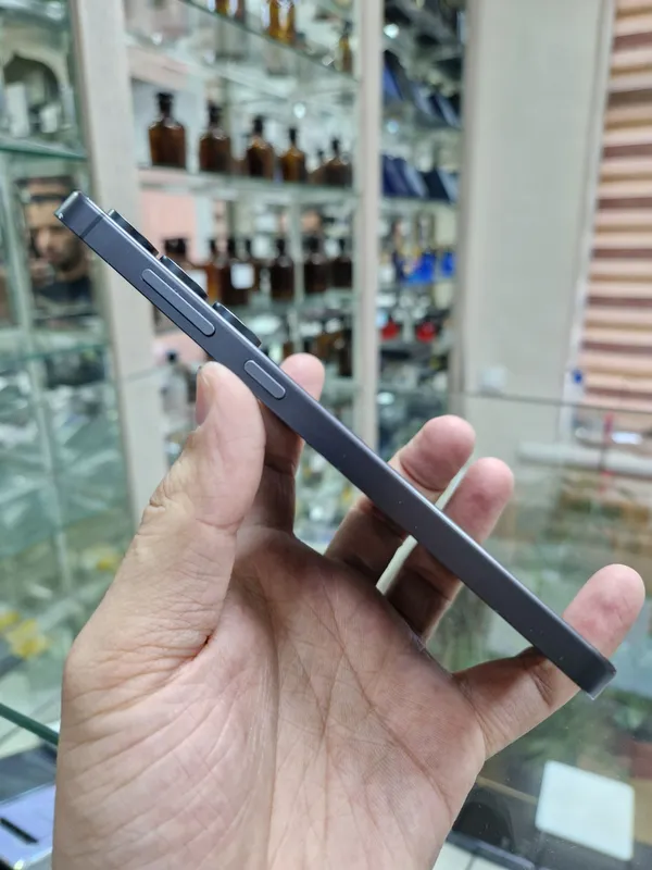 Samsung S24Fe 3