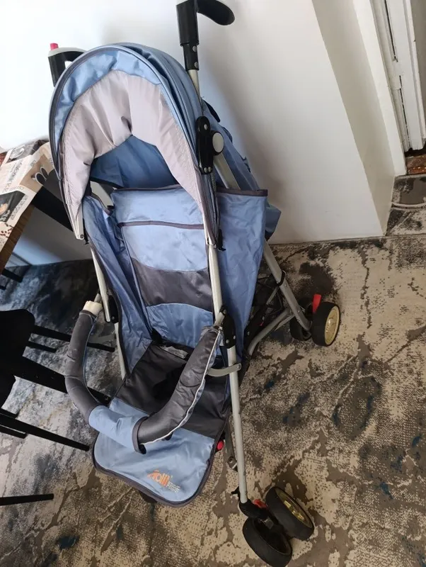 Продаю каляску.Б.у 4