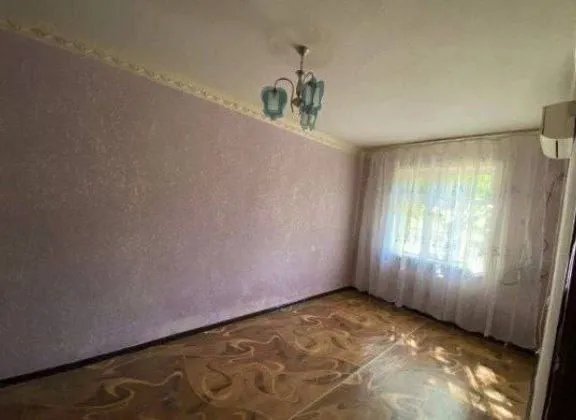 3 xonali Kvartira sotiladi 2 etaj Qarshi 2