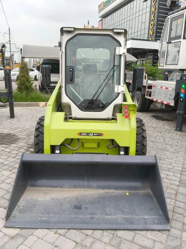 Mini pogruzchik JB 700
