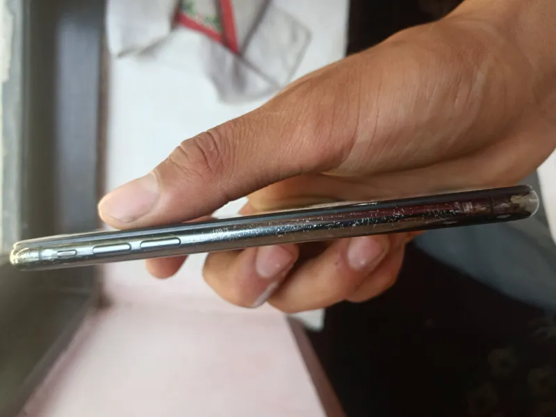 Продаётся iPhone X + 2 чехла в подарок 5 Продаётся iPhone X + 2 чехла в подарок 5