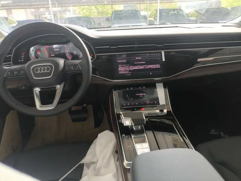 Audi Q7 55 TFSI quattro S line Sport Edition — фото 9