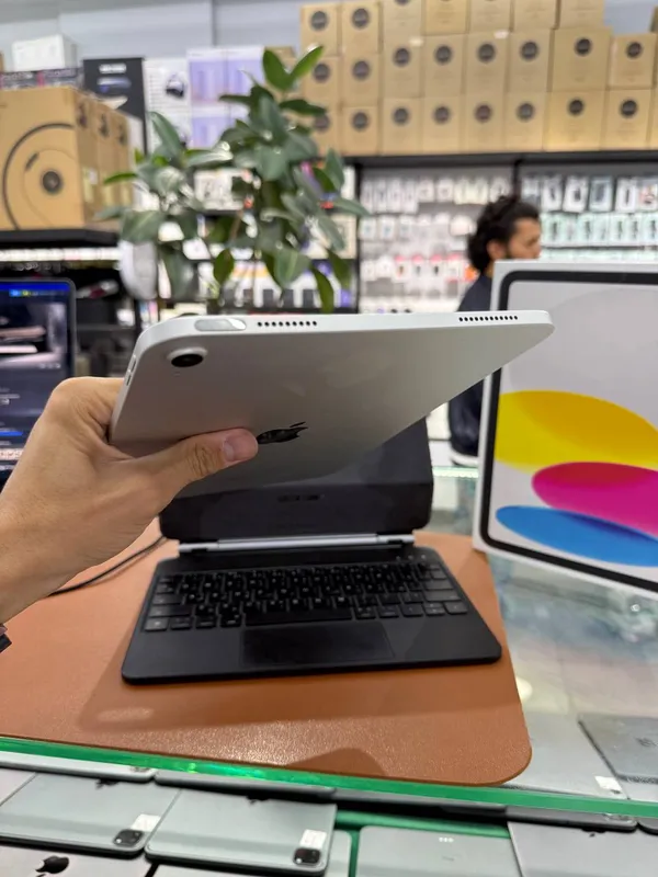 iPad 10 + Keyboard 5