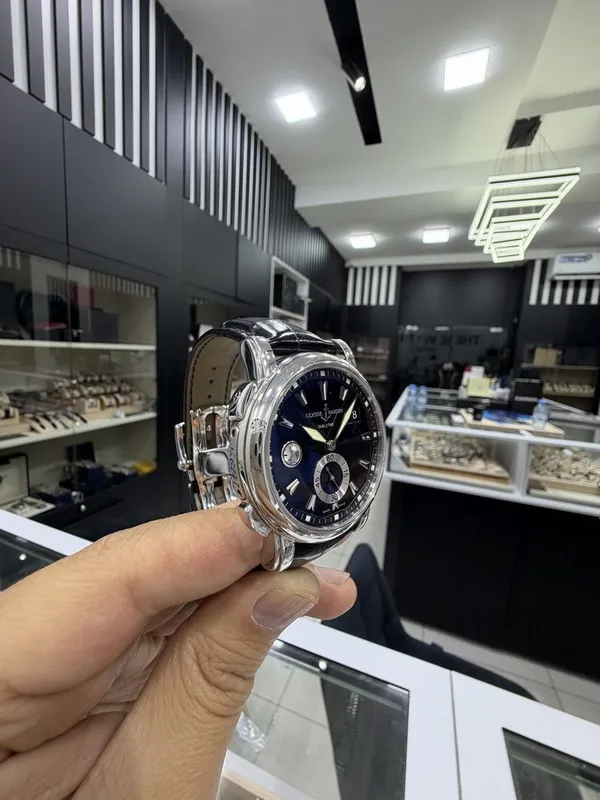Ulysse Nardin Executive Dual Time 2
