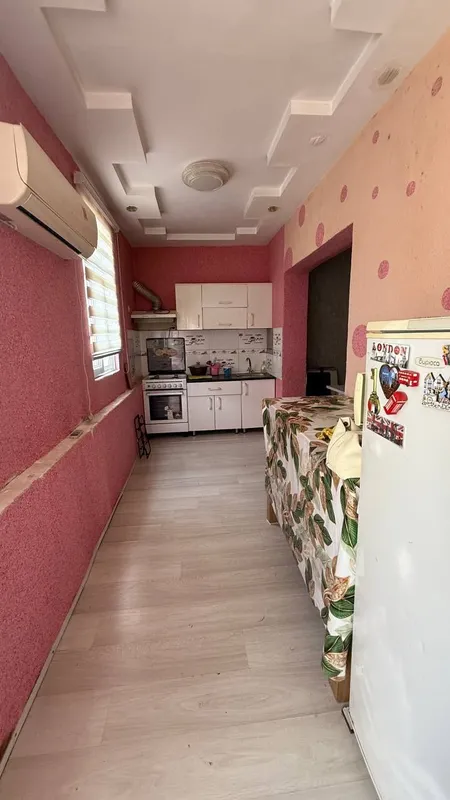 Сдаю 1/1/5 Кадышева 58 ваенный город 300& 1 Сдаю 1/1/5 Кадышева 58 ваенный город 300& 1