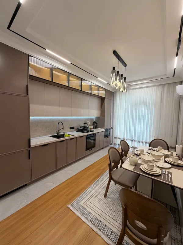 2 xonali kvartira, 72 m2, Yakkasaroy 10