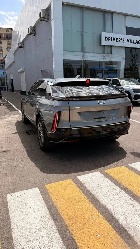 Cadillac Lyriq sotiladi 3 Cadillac Lyriq sotiladi 3