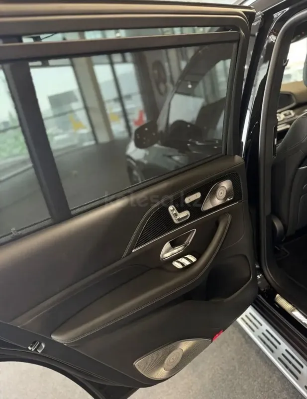 Mercedes Benz GLS 63AMG — фото 3