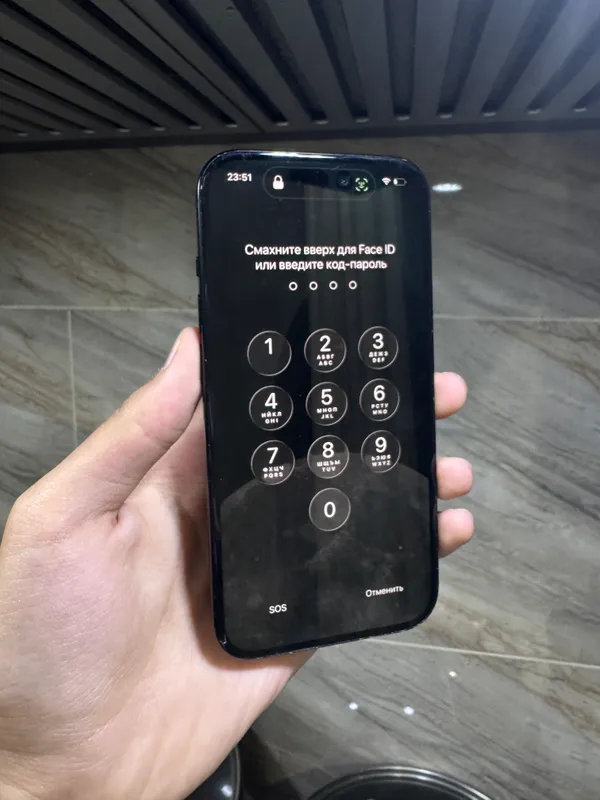 iPhone 15 ozi black