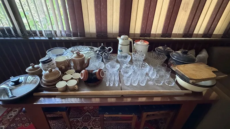 срочто продам посуду б/у 3 срочто продам посуду б/у 3